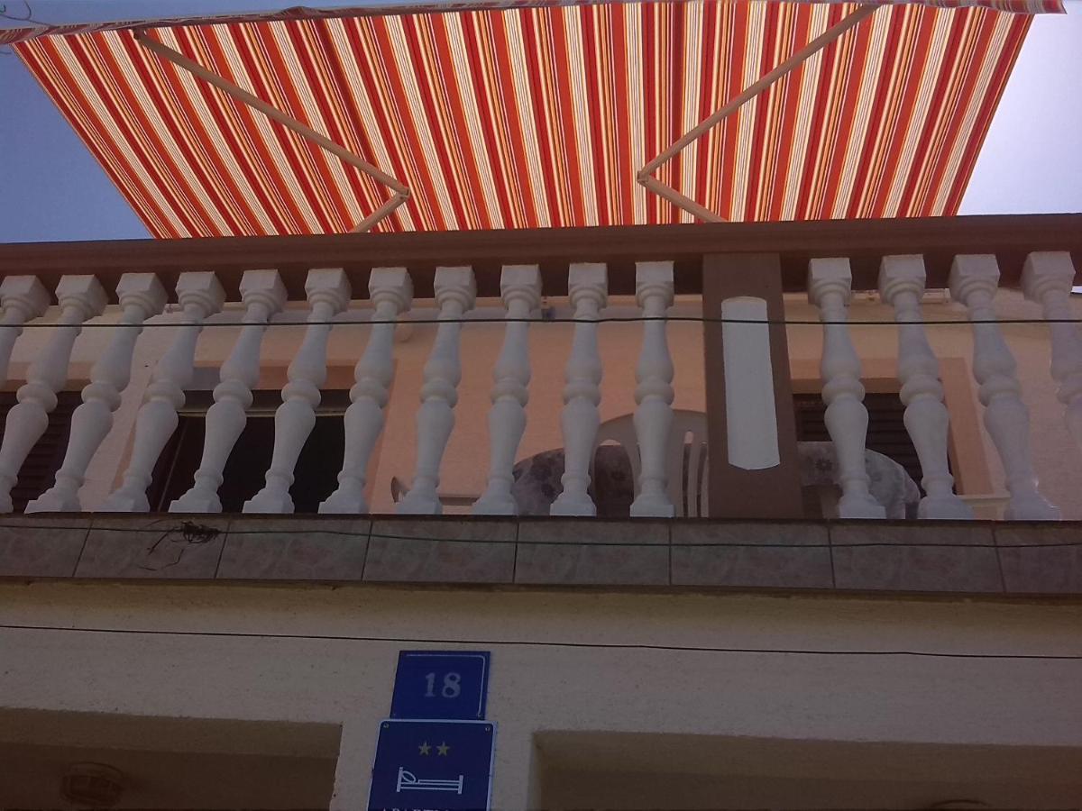 Apartman Borosa Vir Esterno foto