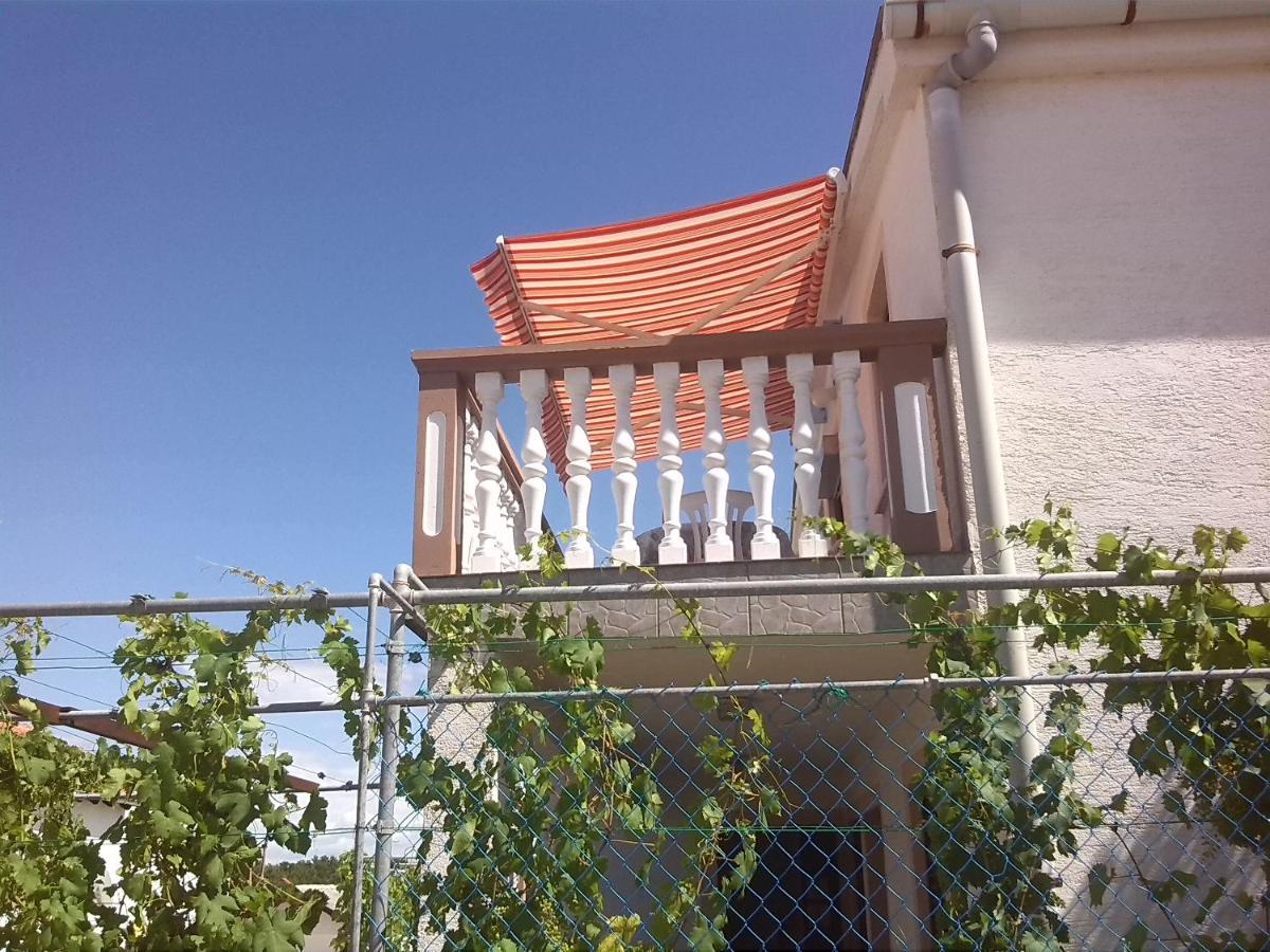 Apartman Borosa Vir Esterno foto