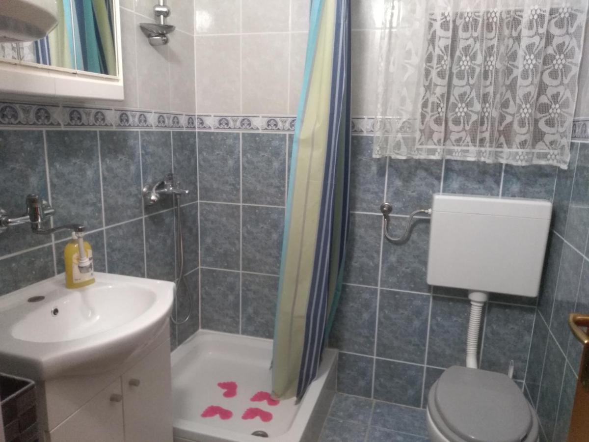 Apartman Borosa Vir Esterno foto